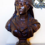 Άγαλμα χάλκινο με μαρμάρινη βάση με επιγραφή Θεοδώρα. Έργο του G. Ceribelli