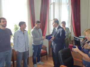 OLYMPUS DIGITAL CAMERA